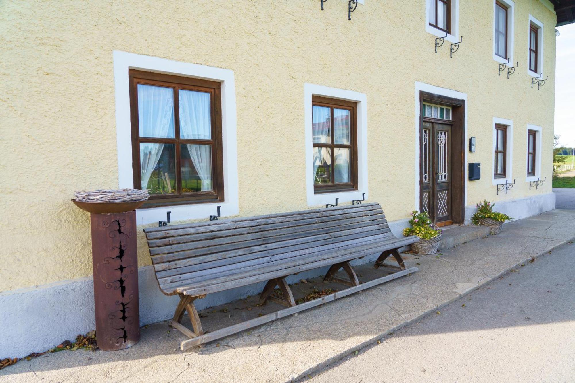 Private Farmhouse Escape - Ideal For Up To 8 Guests Seeham Екстер'єр фото